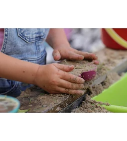 Óvoda, játszótér, rohangálás – bírnia kell!