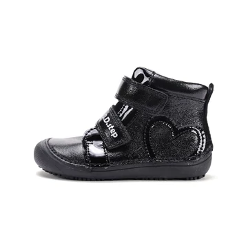 D.D.step kislány átmeneti cipő fekete, lakk szivecskés